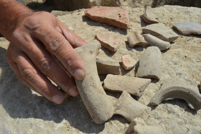 Apameia Antik Kenti tiyatrosu gün yüzüne çıkarılıyor